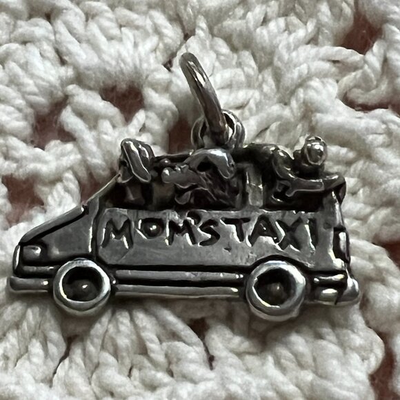 Vintage Mom's Taxi Silver Charm - Picture 1 of 3